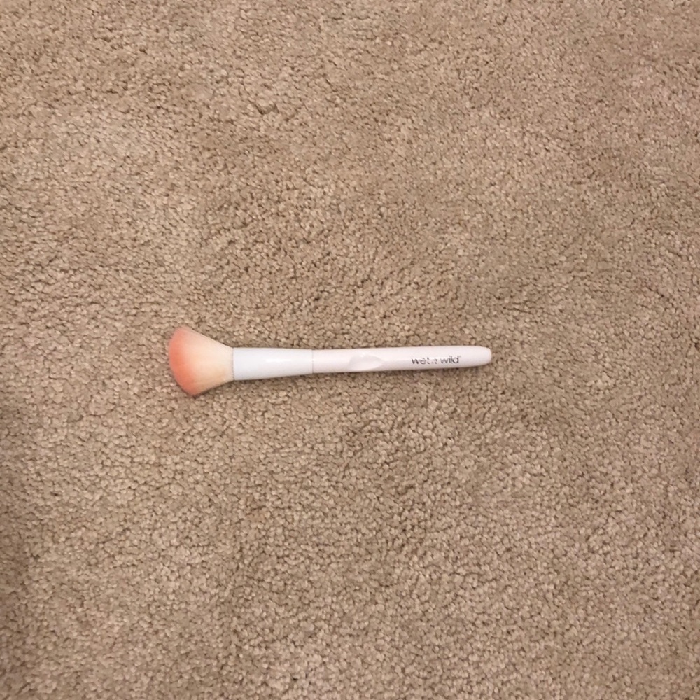 Makeup brush-blush brush
